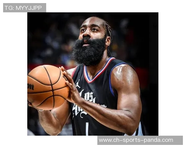 哈登三节表现平平仅得8分三分球全失状态堪忧需调整状态