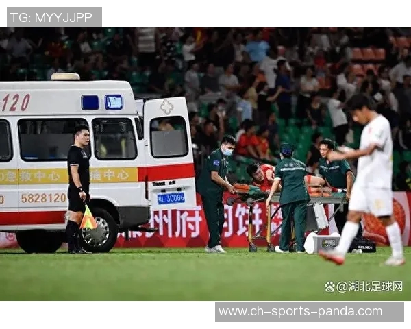 广西平果队员黄威右侧胫腓骨骨皮质断裂预计恢复时间为八个月