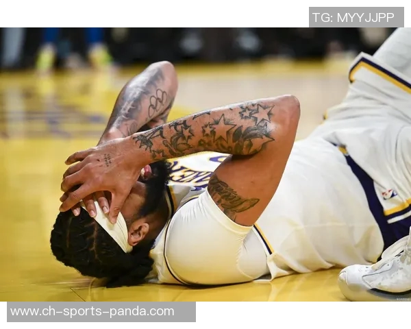 独行侠训练照曝光浓眉佩戴护目镜克莱弗与拉格齐齐亮相展现状态