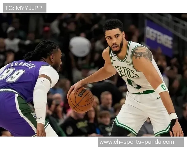 美职篮新赛季东部展望：绿军重建之路与三强争霸的激烈对决