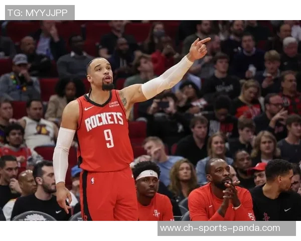 狄龙三分球表现出色半场15分3篮板助力球队争胜 狄龙三分球表现出色半场15分3篮板助力球队争胜