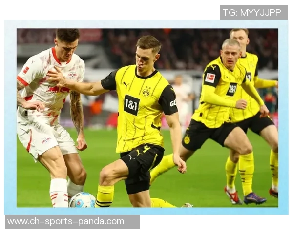 多特蒙德与汉堡上半场战成平局丘库埃梅卡错失良机卡帕尔多射门中柱 多特蒙德与汉堡上半场战成平局丘库埃梅卡错失良机卡帕尔多射门中柱