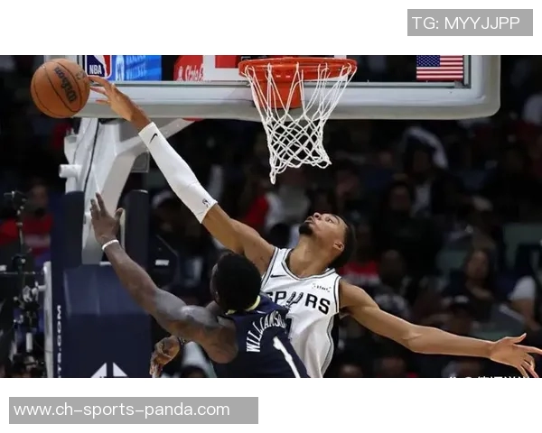 独行侠训练照曝光弗拉格与安东尼戴维斯展开激烈对抗